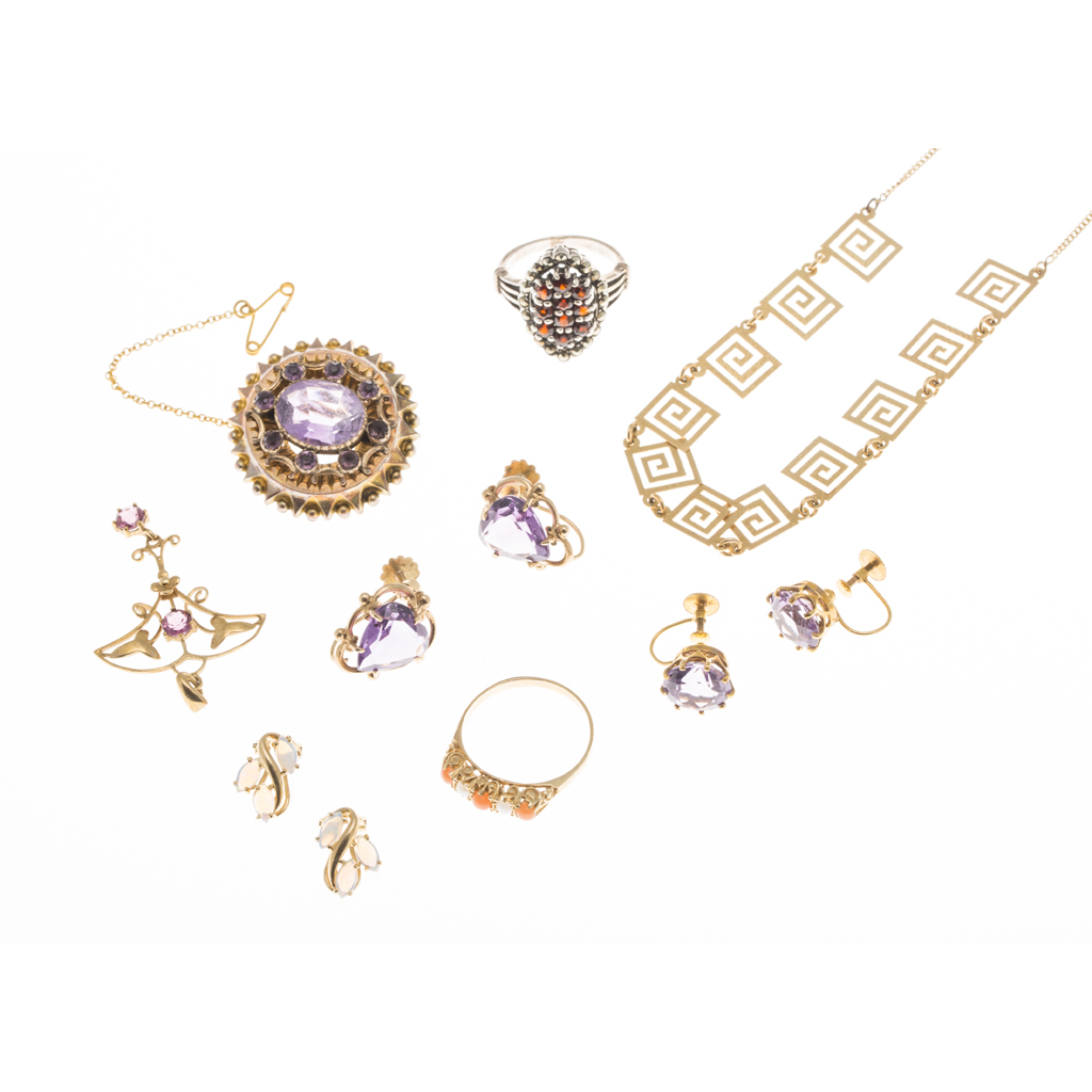 Appraisal: A collection of gem set jewellery to include a necklace