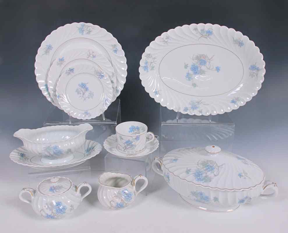 Appraisal: HAVILAND FRENCH LIMOGES BERGERE PATTERN CHINA pieces to include dinner