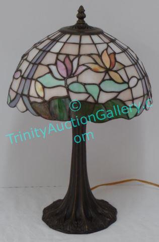 Appraisal: Dale Tiffany Signed Stained Glass Table Lamp Signature marked and