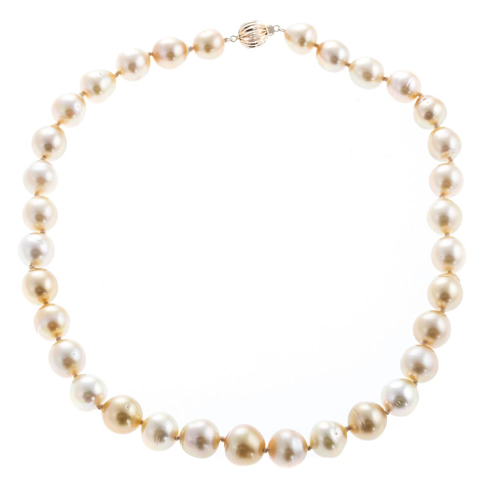 Appraisal: A Ladies Golden South Sea Pearl Necklace with K K