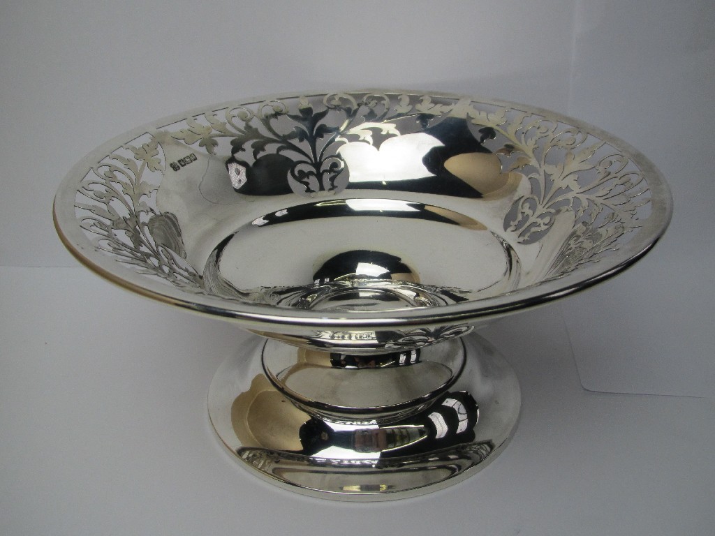 Appraisal: A silver pedestal fruit basket Sheffield