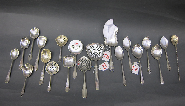 Appraisal: TWENTY PIECES AMERICAN STERLING SILVER FLATWARE assorted International Silver fish