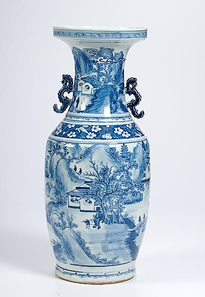 Appraisal: CHINESE BLUE AND WHITE VASE th century Chinese porcelain vase