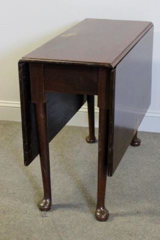 Appraisal: th Cent Queen Anne Mahogany Drop Leaf Table Nice size