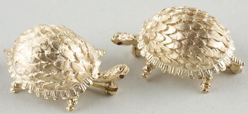 Appraisal: Pair of KT Yellow Gold Turtle Brooches hand engraved finish