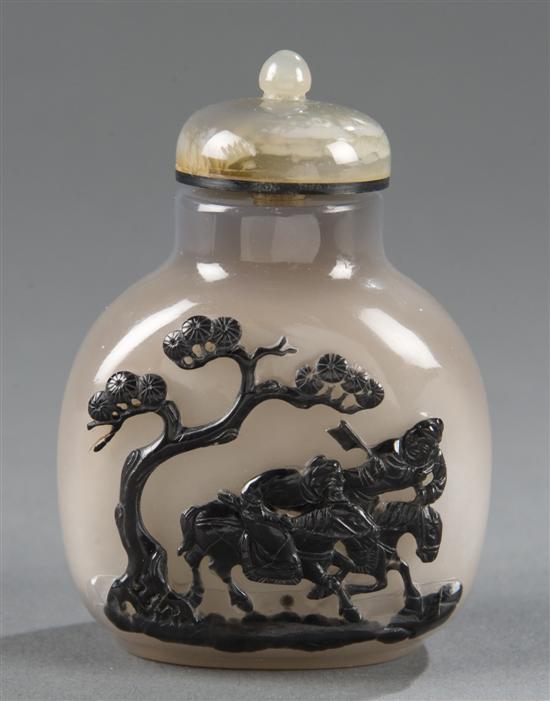 Appraisal: Chinese carved agate snuff bottle Late th early th century