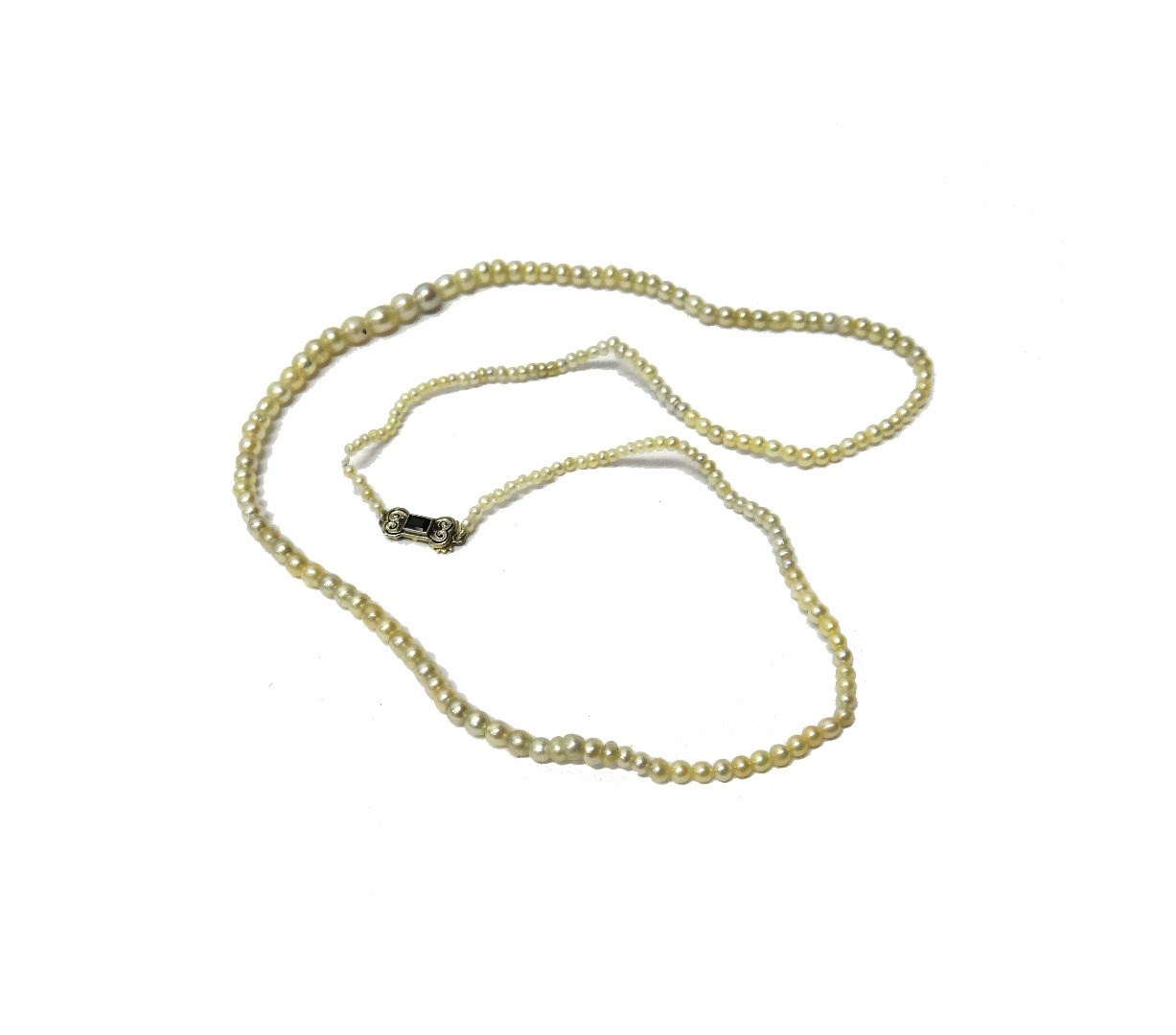 Appraisal: A single row necklace of mostly natural saltwater pearls and