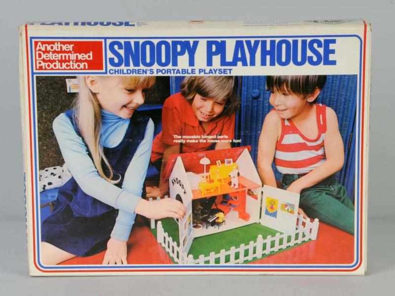 Appraisal: Snoopy Playhouse Play Set Description Marked Peanuts Characters Corp Made