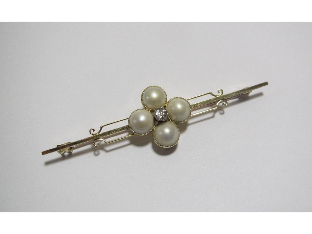 Appraisal: Nineteen thirties ct gold pearl and diamond set bar brooch