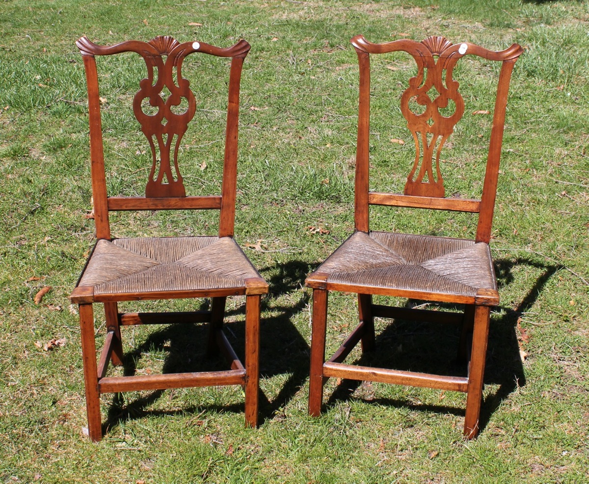 Appraisal: PAIR OF ANTIQUE AMERICAN COUNTRY CHIPPENDALE SIDE CHAIRS Circa With