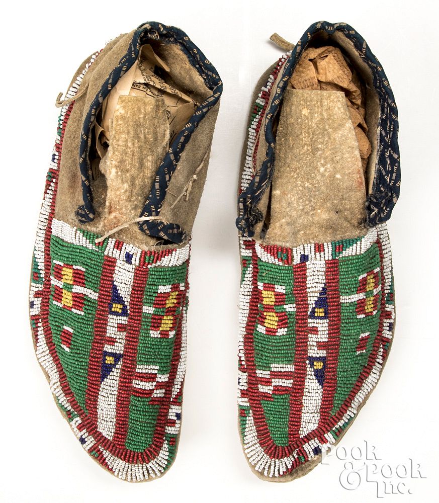 Appraisal: Pair of Native American Indian beaded moccasins Pair of Native