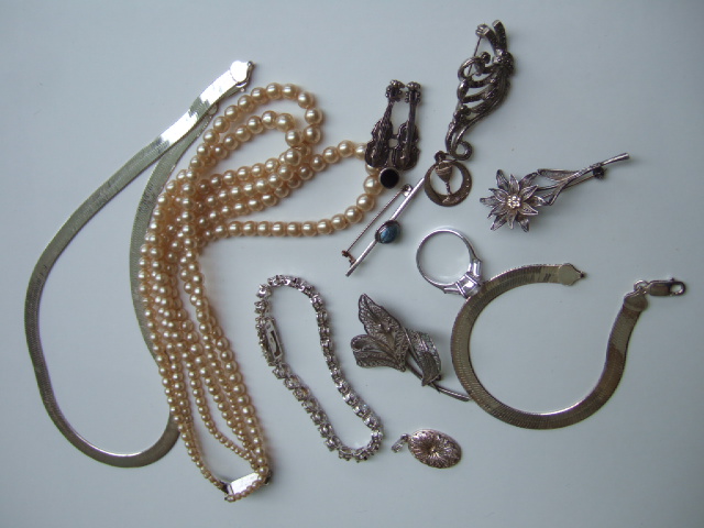 Appraisal: A group of jewellery comprising a silver and colourless gem