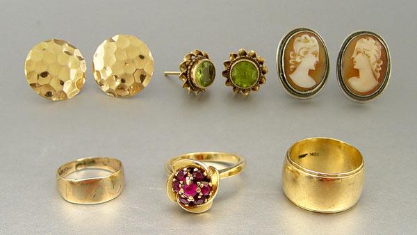 Appraisal: LOT OF K K STERLING JEWELRY K gold ring with