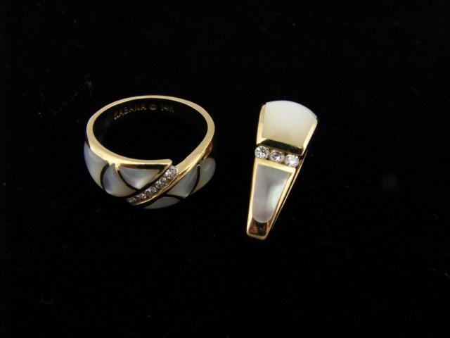 Appraisal: Kabana K yellow gold ring with mother of pearl and