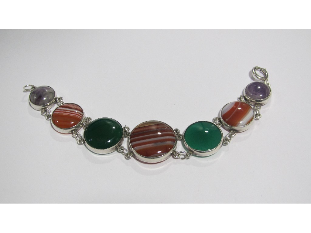 Appraisal: A Scottish silver and agate bracelet with mounted circular graduated