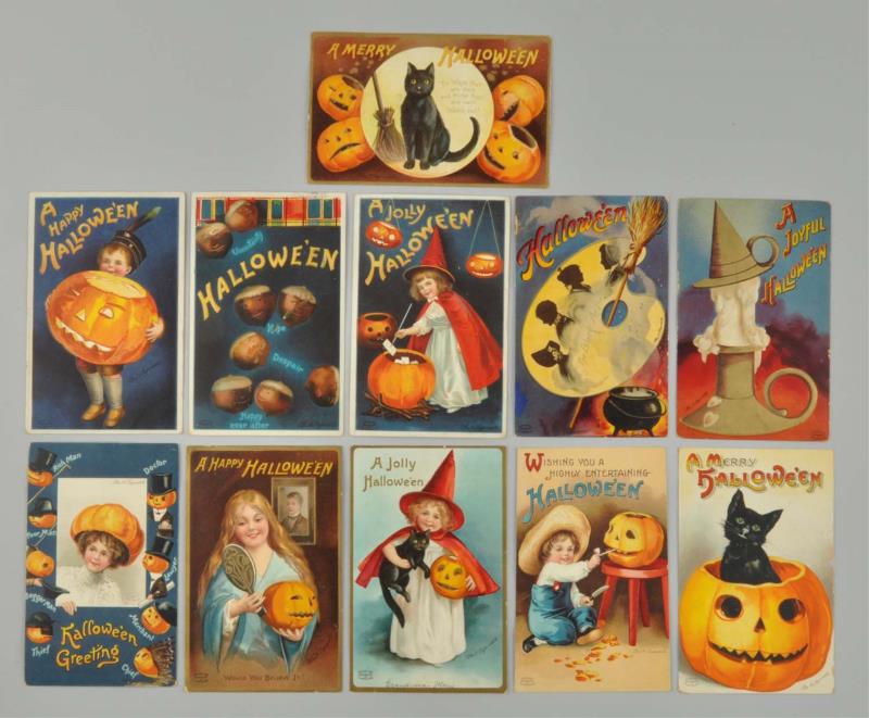 Appraisal: Lot Of Clapsaddle Halloween Postcards This lot has minor corner