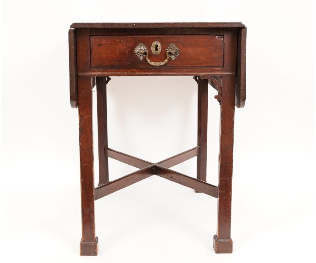 Appraisal: Fine Philadelphia Chippendale mahogany Pembroke table circa with drop-leaves single