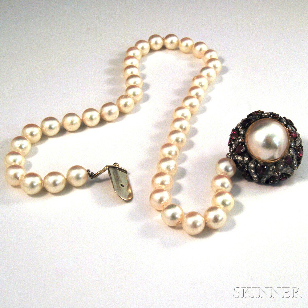 Appraisal: Pearl Necklace with Gem-set Clasp the single strand of ivory-colored