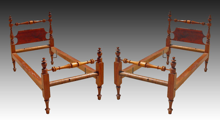 Appraisal: PAIR OF th C PINE SPOOL TURNED TWIN BEDS Turned