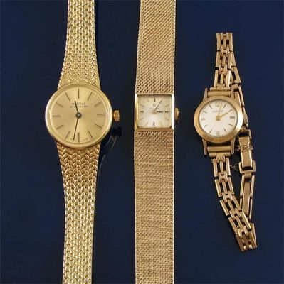 Appraisal: A ladies square faced wristwatch by Omega On an integrated