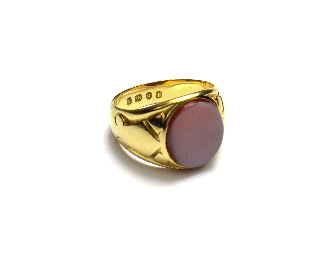 Appraisal: An ct gold and sardonyx set oval signet ring with