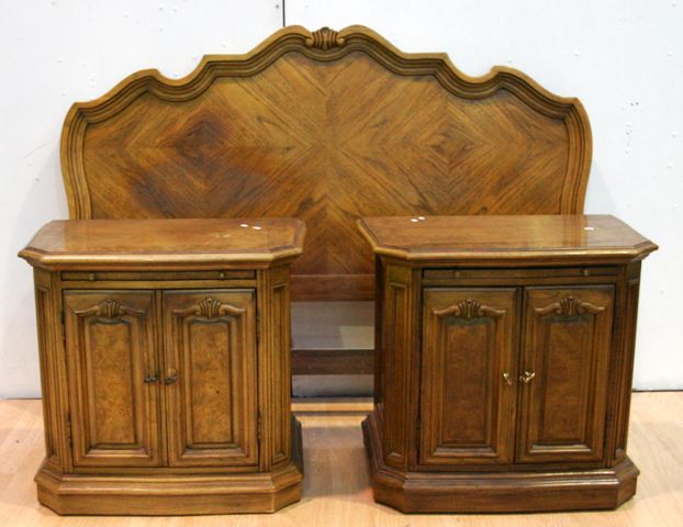 Appraisal: A pair of pine and burr walnut bedside cabinets and