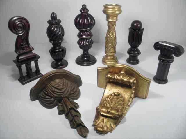 Appraisal: Lot of assorted carved wood decoratives Includes a set of