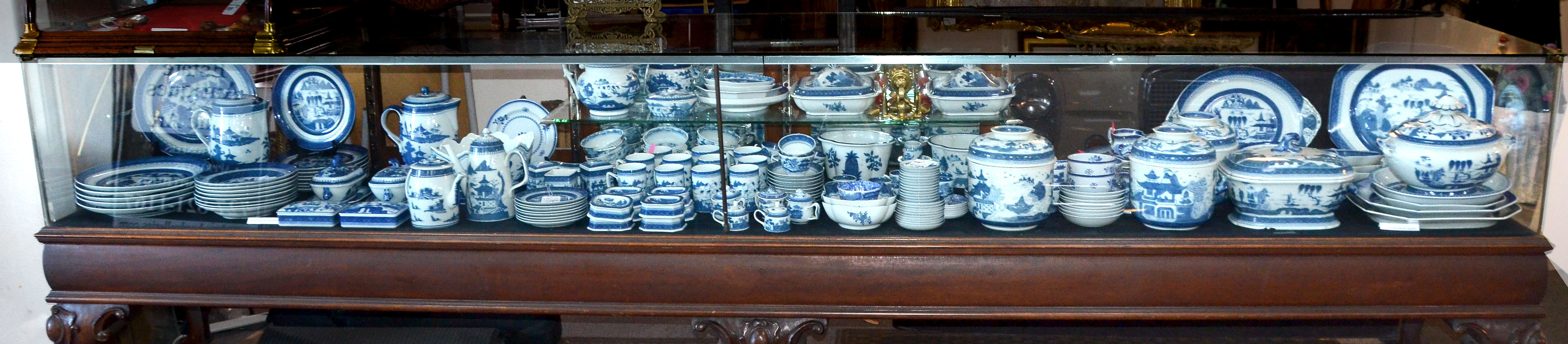 Appraisal: OVER PIECES MOUTTAHEDEH CHINA Extensive collection of the Blue Canton