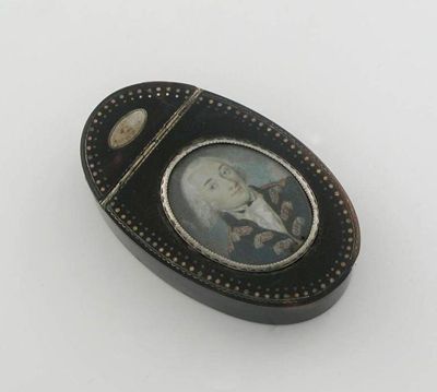 Appraisal: A late th century mounted tortoiseshell oval snuff box the