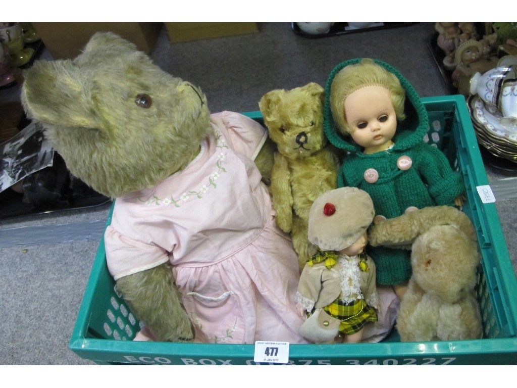 Appraisal: Lot of toys including teddy bear wind up rabbit and