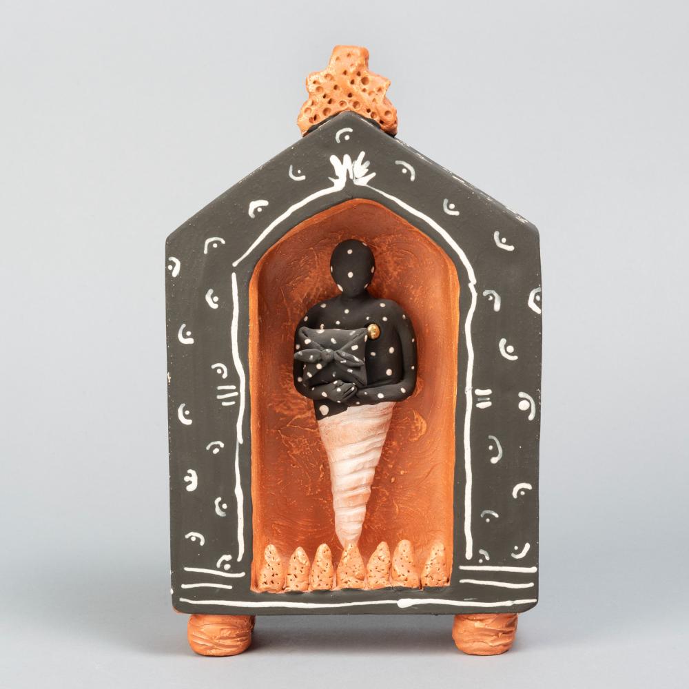 Appraisal: ANITA FIELDS CERAMIC NICHO WITH FIGURE Anita Fields Osage b