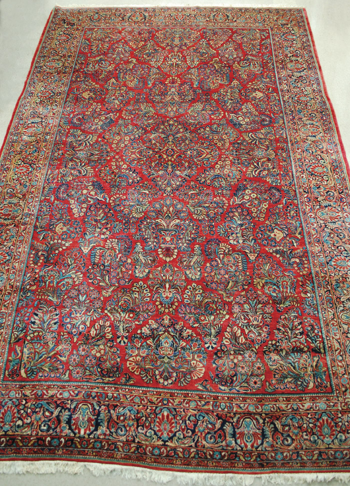 Appraisal: SEMI-ANTIQUE PERSIAN SAROUK CARPET Arak Province northeastern Iran hand knotted