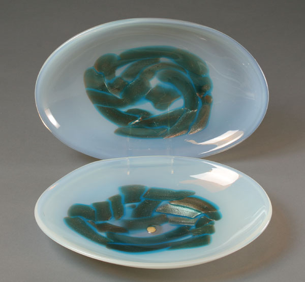 Appraisal: Pair Fratelli Toso Murano art glass chargers with patches of