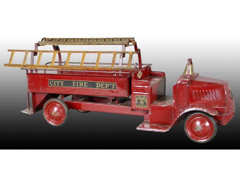 Appraisal: Pressed Steel Steelcraft City Fire Department Ladd Description '' L