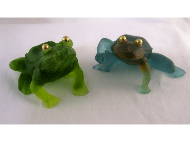 Appraisal: Daum Pate De Vere Frogs Two pate de vere frogs