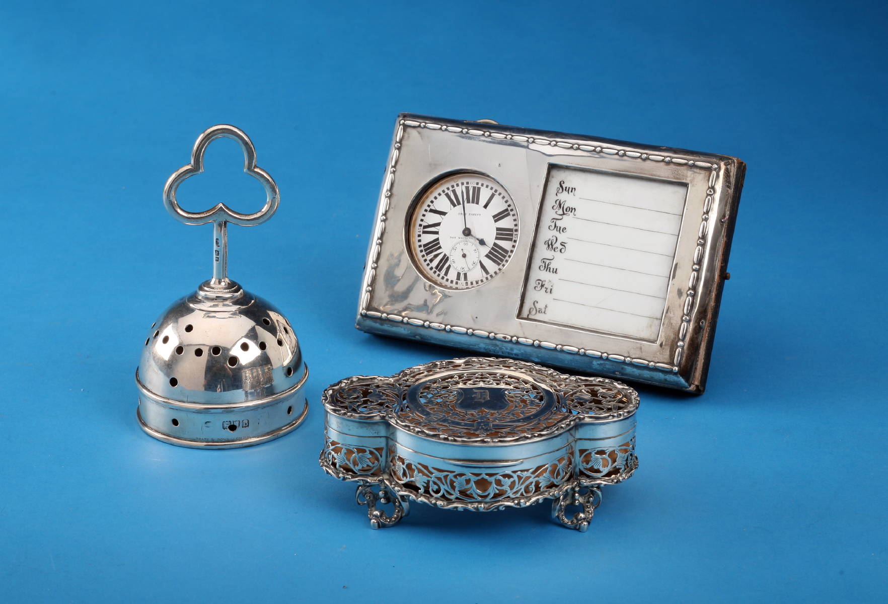 Appraisal: THREE ENGLISH SILVER TABLE OBJECTS VARIOUS MAKERS LATE NINETEENTH-EARLY TWENTIETH