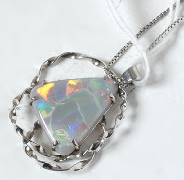 Appraisal: OPAL PENDANT TO A FINE CT WHITE GOLD BOX CHAIN