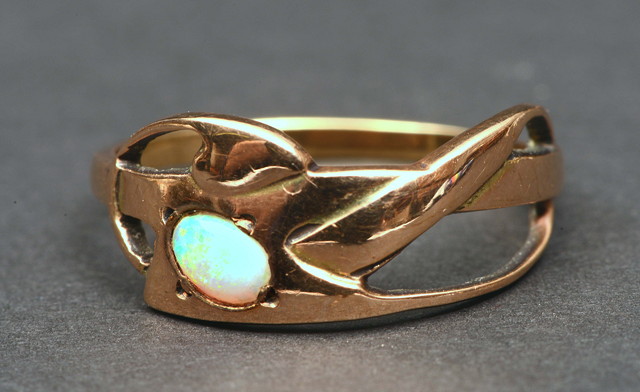 Appraisal: Attributed to Archibald Knox British - A ct gold ring