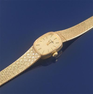 Appraisal: A lady's ct gold wristwatch by Longines the oval gilt