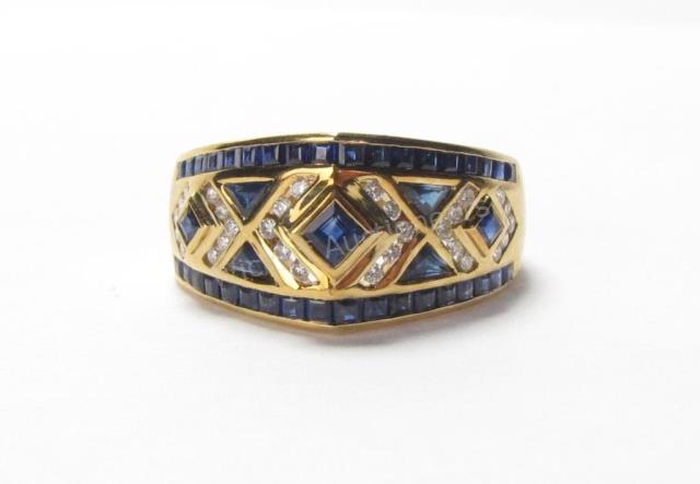 Appraisal: An K yellow gold Levian ring with square cut and