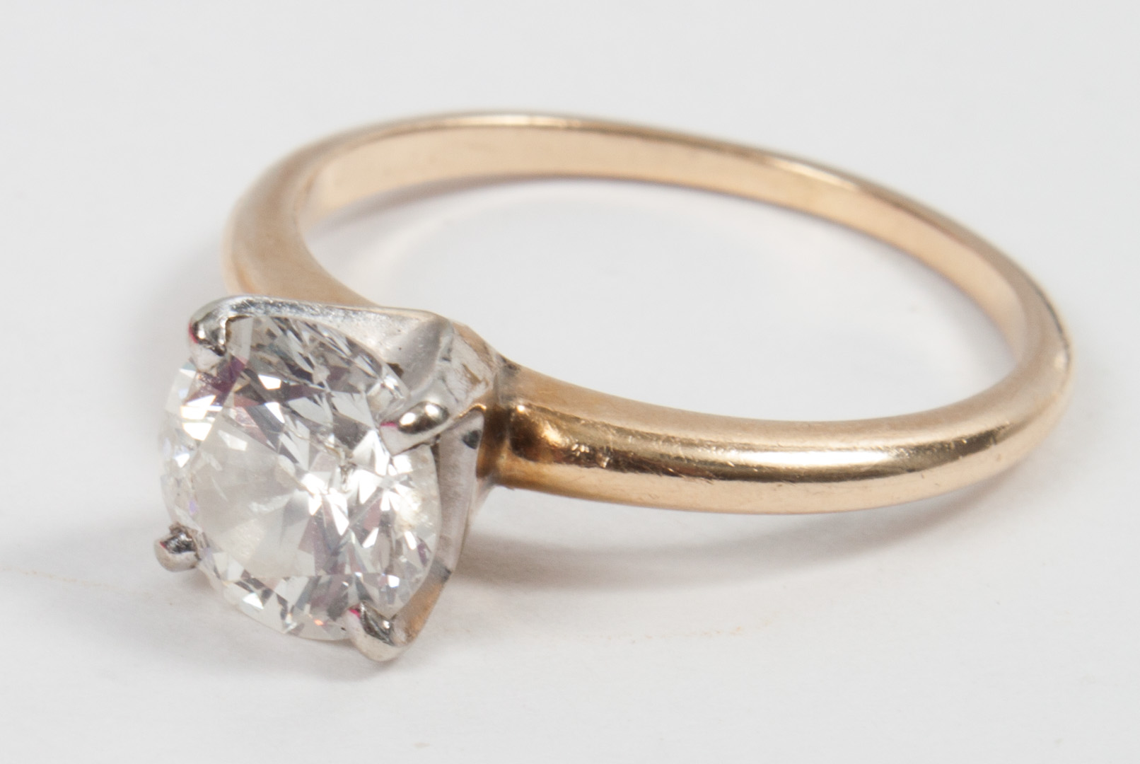 Appraisal: Diamond and K gold solitaire ring brilliant-cut round diamond about