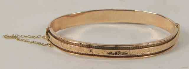 Appraisal: A ct gold bangle approximately gm