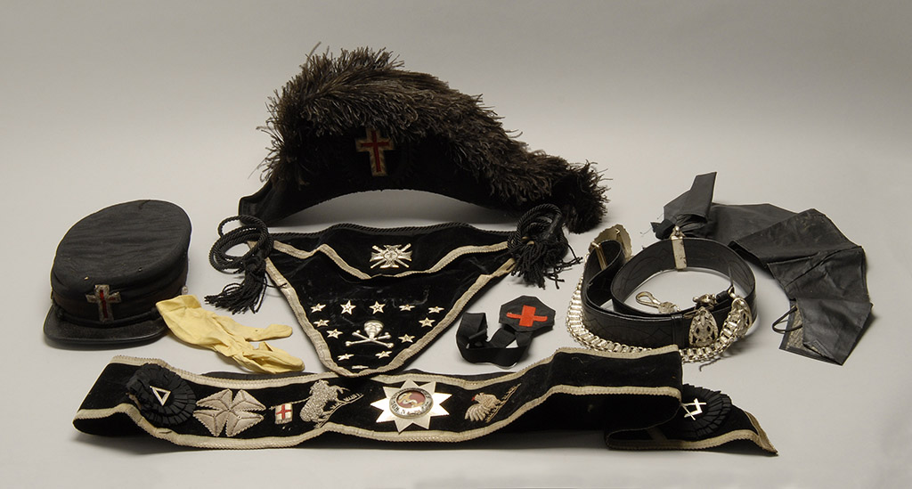 Appraisal: SIX KNIGHTS TEMPLAR UNIFORM ACCESSORIES Includes a kepi a chapeau