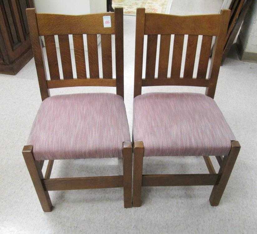 Appraisal: A SET OF SIX GUSTAV STICKLEY OAK V-BACK DINING CHAIRS