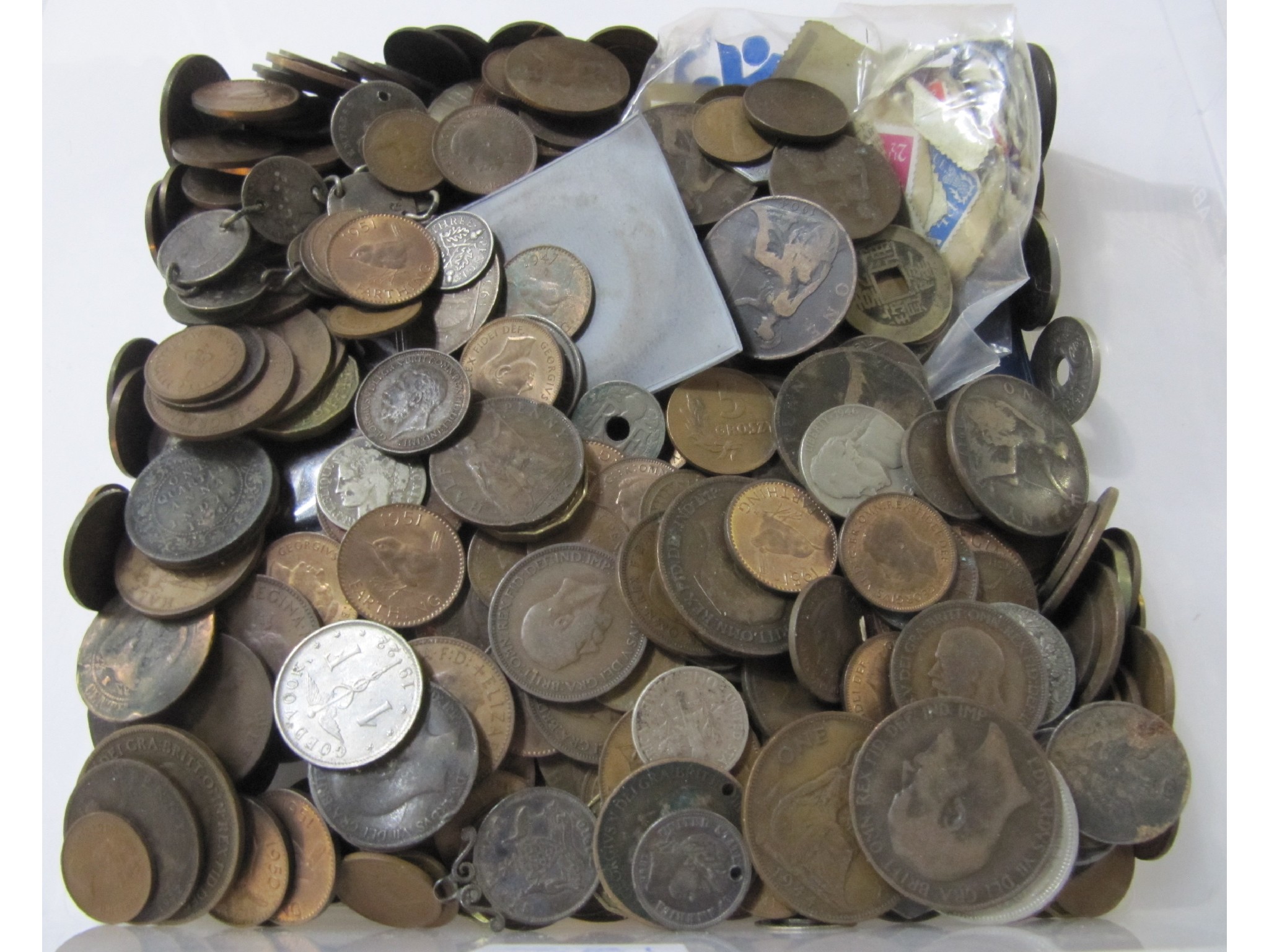 Appraisal: A mixed lot of GB and foreign coins