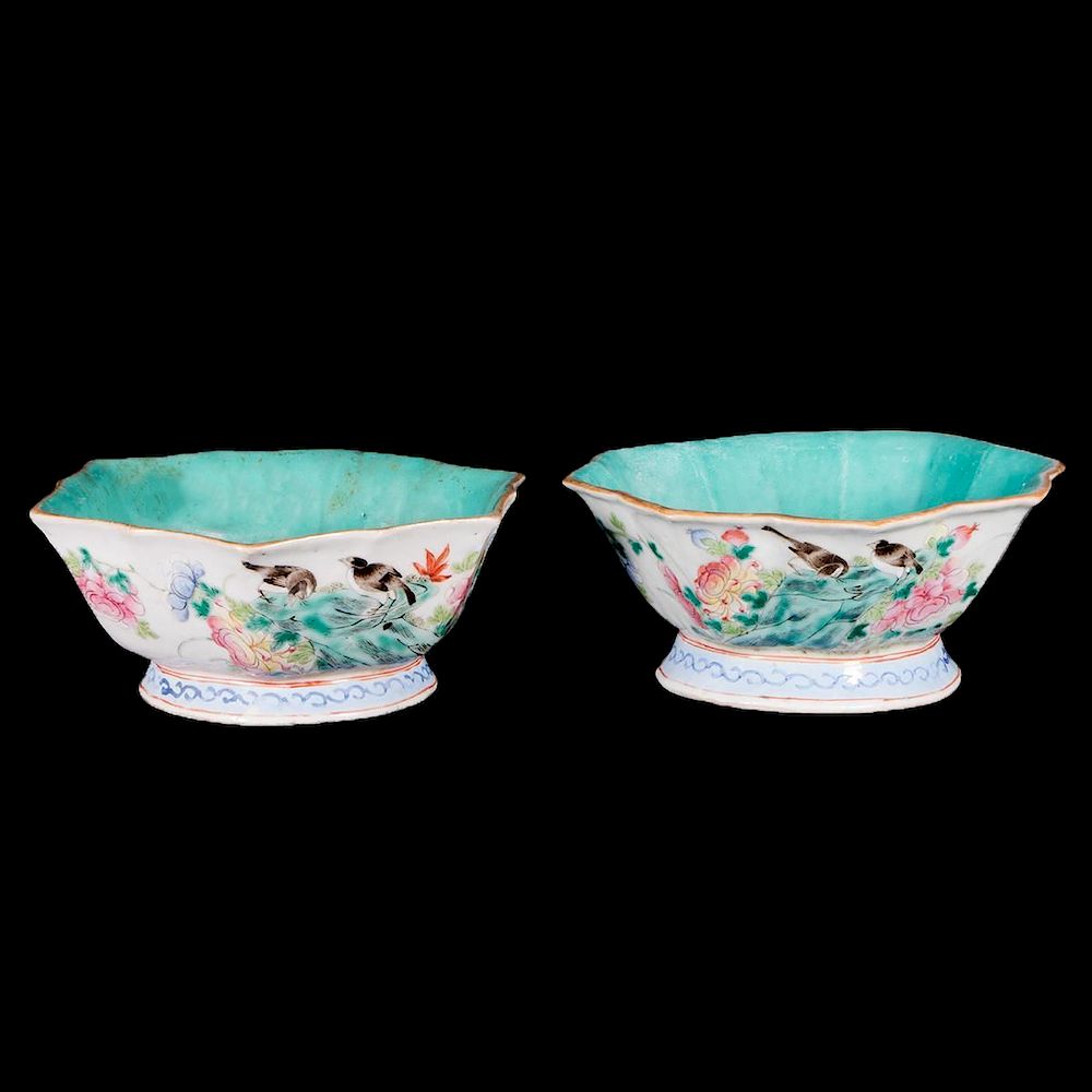 Appraisal: Two th century Chinese bowls Two th century footed porcelain