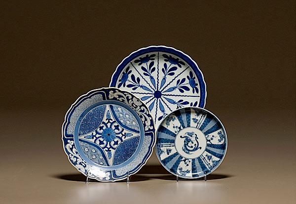 Appraisal: JAPANESE BLUE AND WHITE IMARI PIECES three articles th century