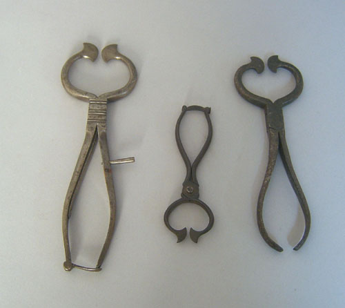 Appraisal: Three iron sugar nippers th c l