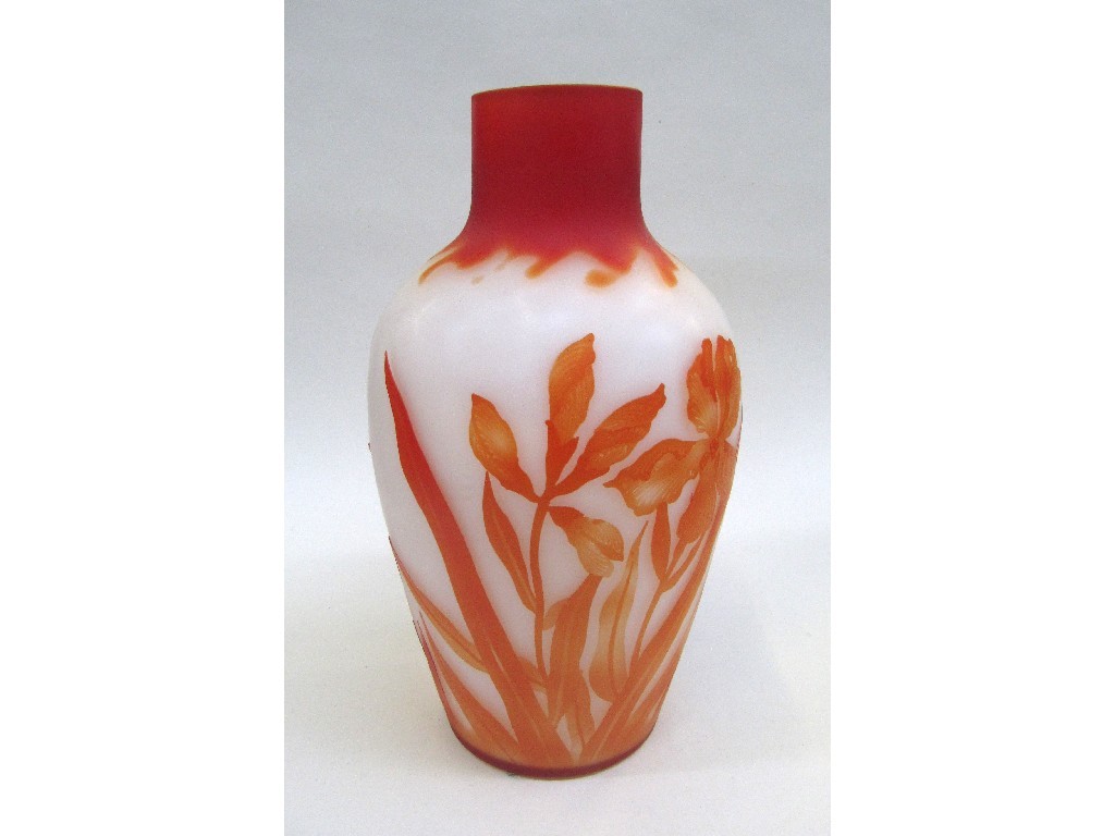 Appraisal: Modern cameo glass vase decorated with irises