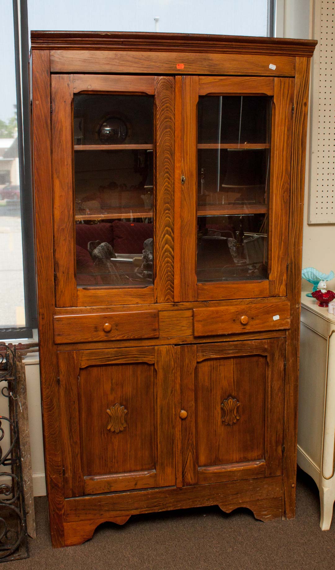 Appraisal: Pine two-door hutch